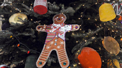 'Classic Holiday Treats' Christmas tree