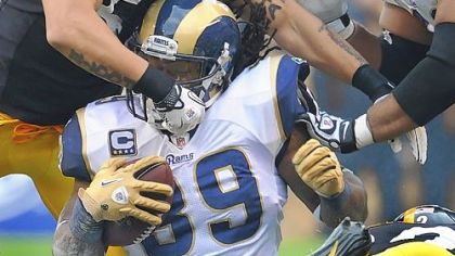 Larry Foote tackles St. Louis running back Steven Jackson Saturday at Heinz Field. Foote and the defense posted their second shutout this season -- the first time with two in a year since 2007.