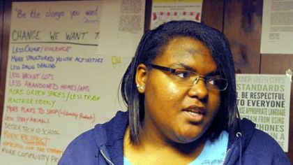 Sariah Saunders, 15, discusses her project.