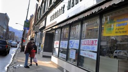 Schwartz Market on East Carson Street, owned for a long time by Marty and Audrey Dorfner and Richard and Donna Stanton, is closing by the end of the week.