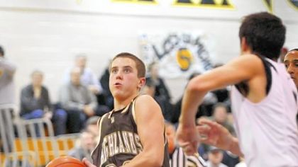 A triangle-and-two defense couldn't stop Highlands' Micah Mason Jan. 14 against Deer Lakes. The WPIAL's top scorer had 31 points in a 83-65 victory.