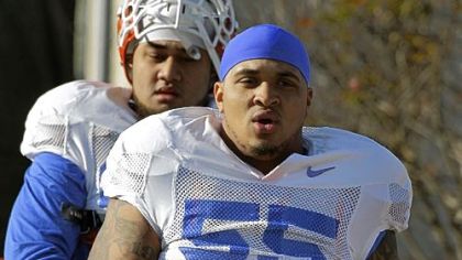 Former Florida center Mike Pouncey, the identical twin brother of Steelers center Maurkice Pouncey, has impressed scouts.