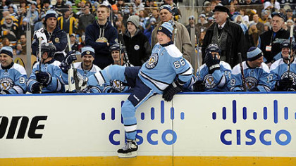 Mario Lemieux steps on the ice for a shift against the Capitals during an alumni game at Heinz Field Friday.