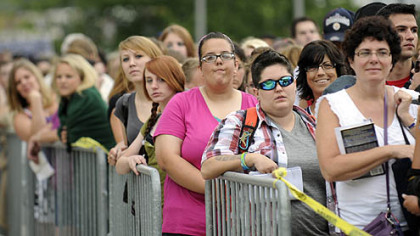 Thousands gathered at Heinz Field to register for "American Idol" auditions.