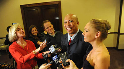 Hines Ward and Kym Johnson meet with Pittsburgh media.