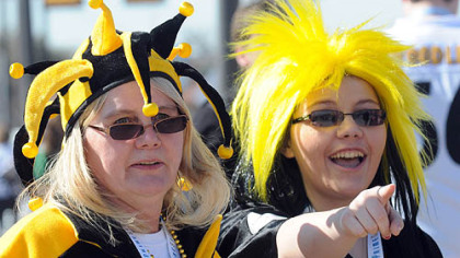 Kathy Nicklow, left, and her daughter, Cherie, before the game.