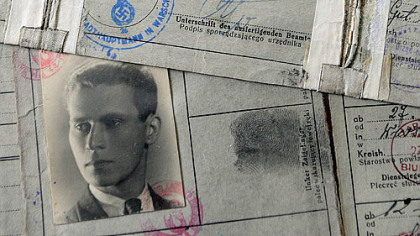 Jerzy Einhorn's identification papers from 1943.