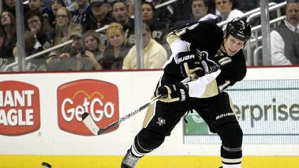 Penguins forward Jordan Staal makes a pass during Wednesday's game against the Lightning at Consol Energy Center.