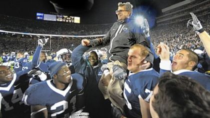 Joe Paterno is receiving some kind words from players he used to coach.