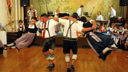 Olivia McKay and Dave Dickson, left, with Sean Paden and Catherine McKay, of dance group Alpen Schuhplattler und Trachtenverein D' Pittsburgher.