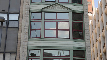The exterior of the Dallmeyer Building at 535 Liberty Ave. today.