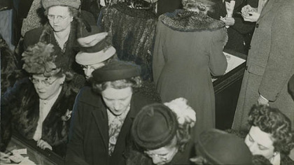 Despite challenges from brand new suburban shopping districts, department stores were still popular in 1948, as women jammed the counters at Boggs & Buhl on the North Side.