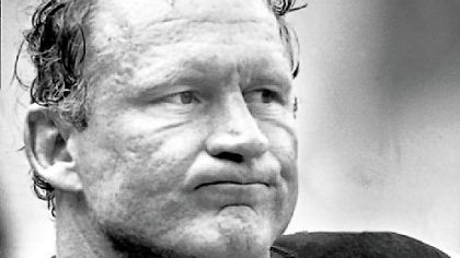 Mike Webster == Steelers Hall of Fame center suffered from amnesia, dementia and depression before dying in 2002 at age 50.