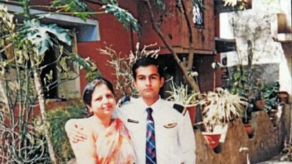 Bobby with his mother, Bano Quamar, before the 1996 accident that caused him to lose his sight. She had a big influence on his rehabilitation.