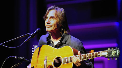Jackson Browne smiles in response to applause Thursday night at Heinz Hall.
