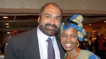 Steelers great Franco Harris and Niecy Dennis attend a fundraiser last week for Ms. Dennis' organization, Workforce Development Global Alliance, which works to stop youth violence in Kenya and Pittsburgh.