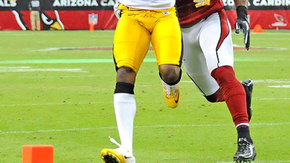 Steelers' Mike Wallace just misses making his second touchdown catch of the day against the Cardinals